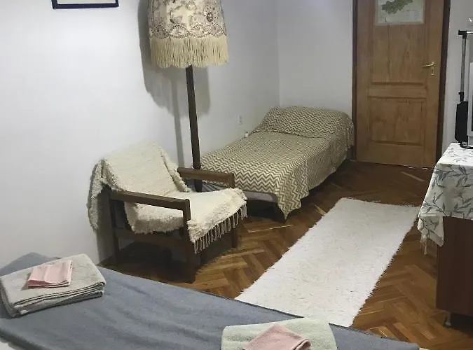 Hiv-lak Guest house *